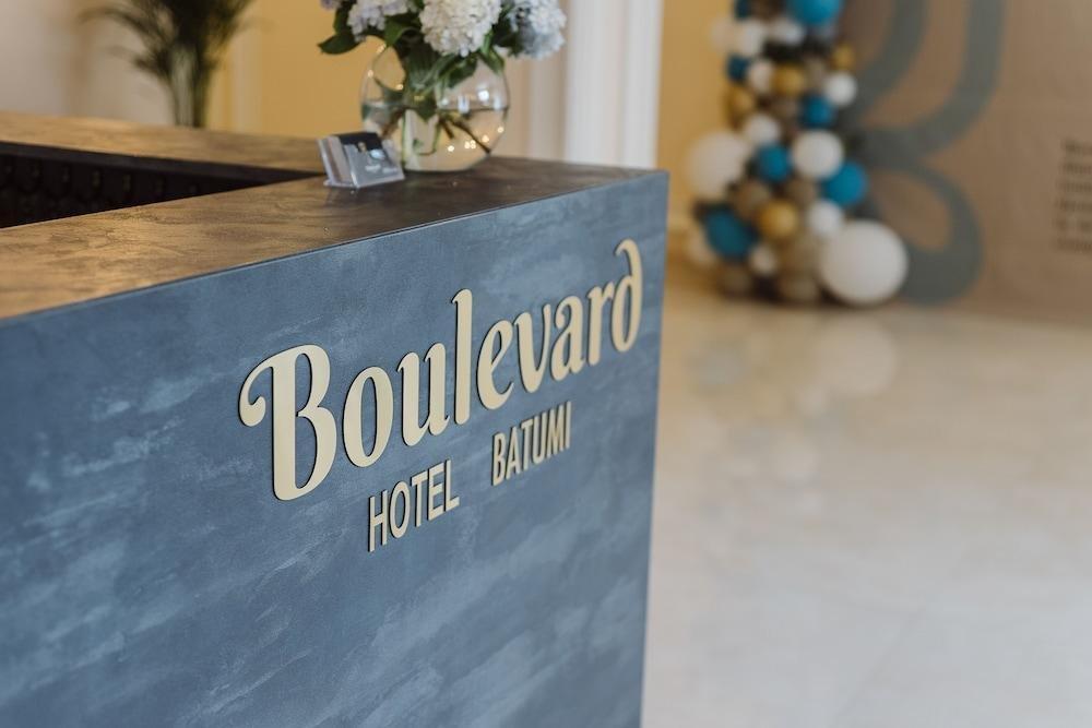 Boulevard Hotel Batumi Exteriör bild