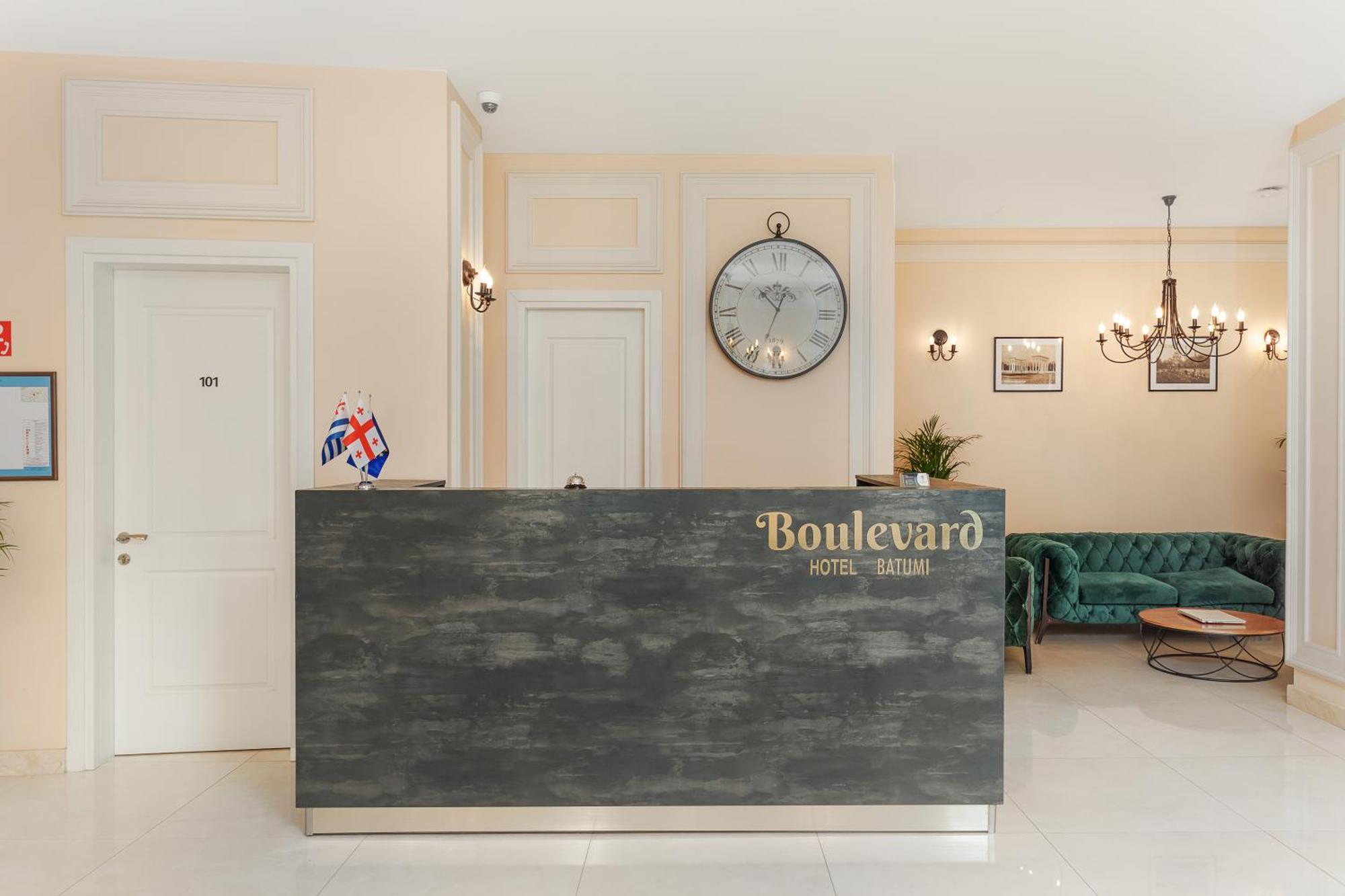 Boulevard Hotel Batumi Exteriör bild