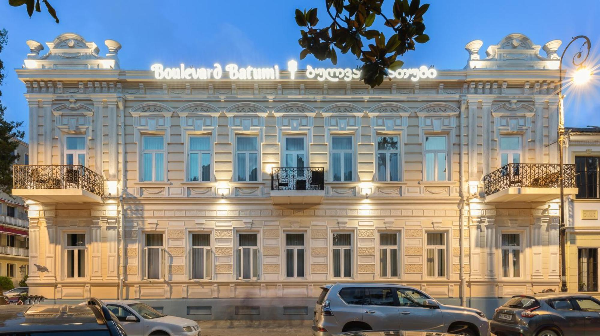 Boulevard Hotel Batumi Exteriör bild